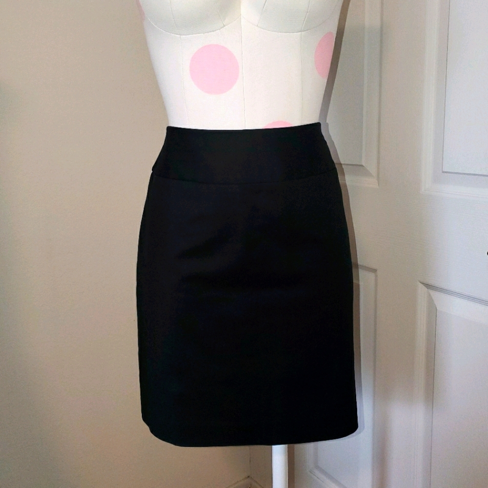 NWT Ann Taylor LOFT black lined pencil skirt